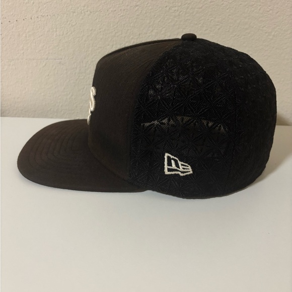 New Era Oakland A’s 59FIFTY Fitted Hat Black Mesh Panels Size 7 3/8 - Picture 2 of 12